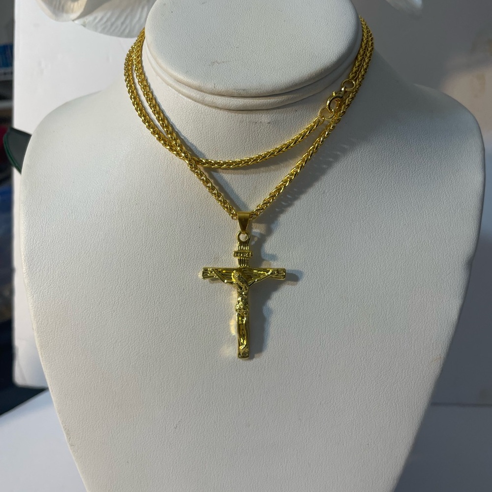 CROSS STATEMENT NECKLACE - Picture 7 of 7